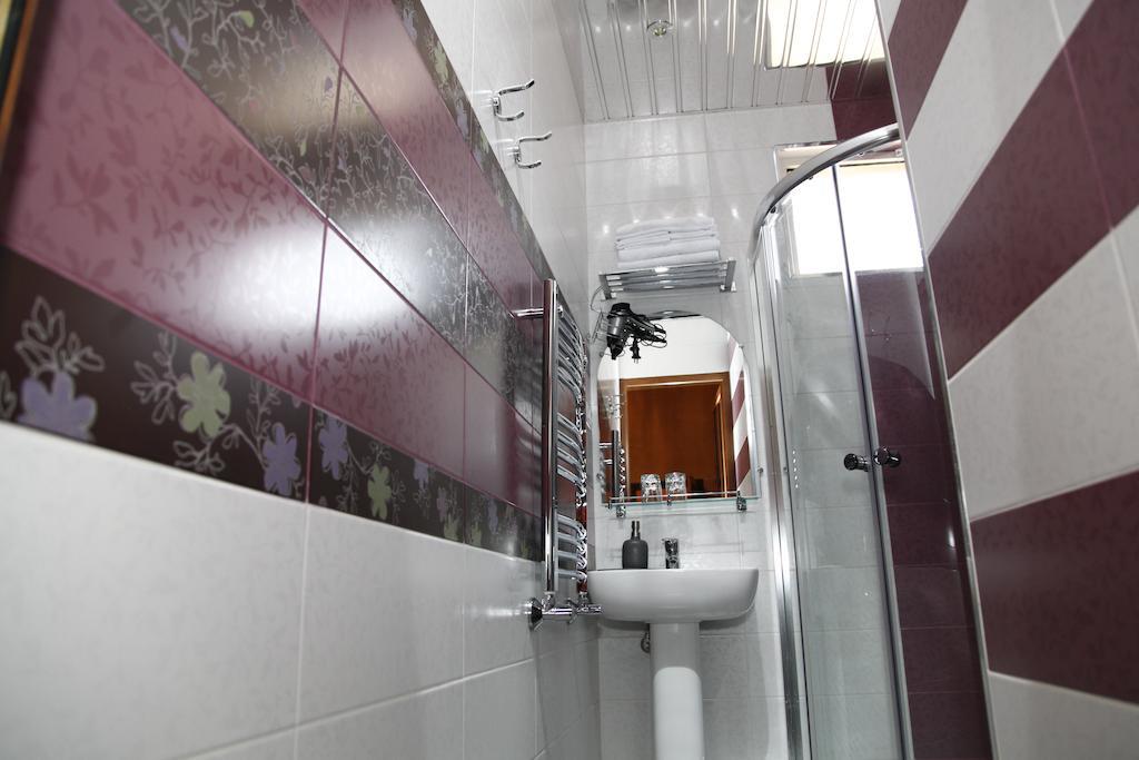 Azoyan Guest House Yerevan Phòng bức ảnh